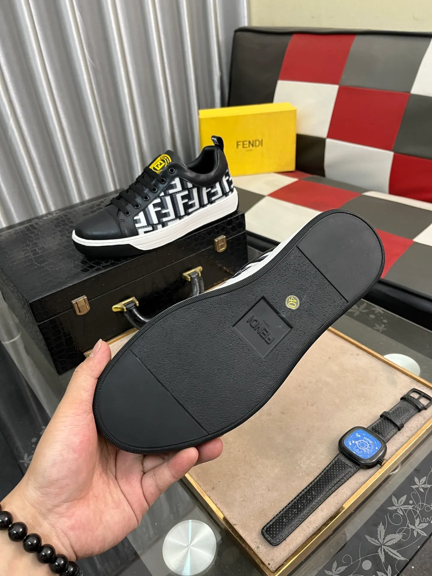Men's Men's Shoes💰420⌚️⌚️[Fendi] Fendi's latest casual shoes for men! Available at counters simultaneously! Made entirely of imported top-grain calfskin, the interior is made of top-grain water-dyed cowhide, and the original factory-supplied rubber outsole. Leading new fashion concepts. Matching code: 38-442️⃣Colors available